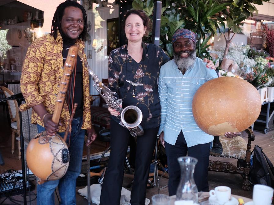 Trioen "Bon Noir" med instrumenter